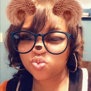 Meet your Posher, Charisse